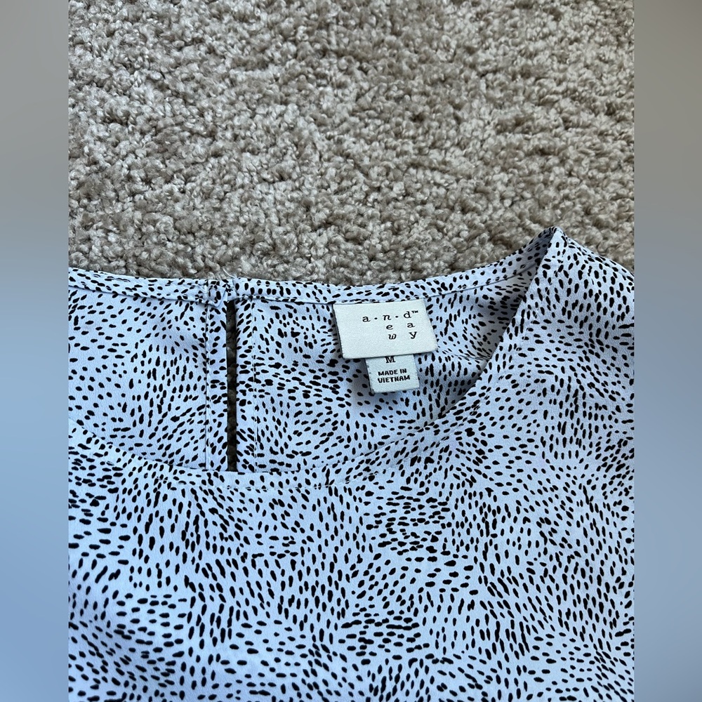 Patterned Blouse - Picture 6 of 7